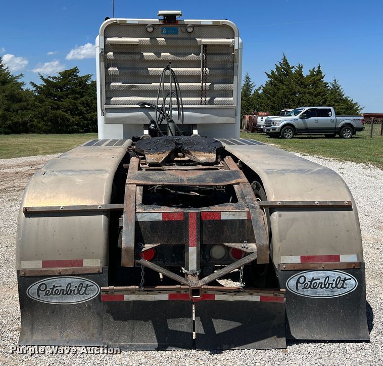 image for item DJ7652 1996 Peterbilt 379  semi truck