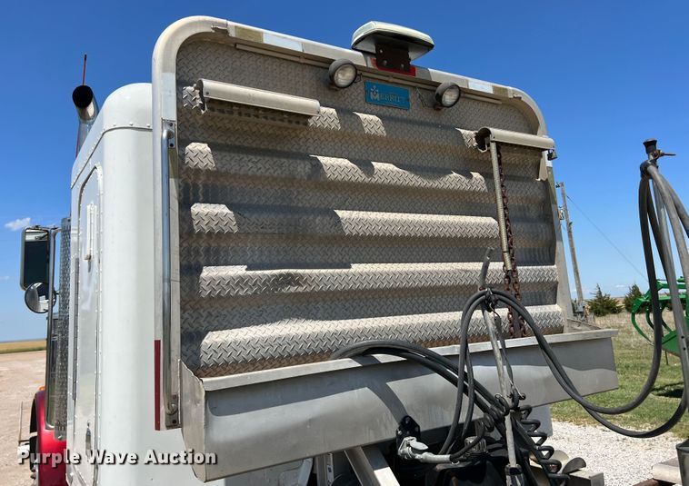 image for item DJ7652 1996 Peterbilt 379  semi truck