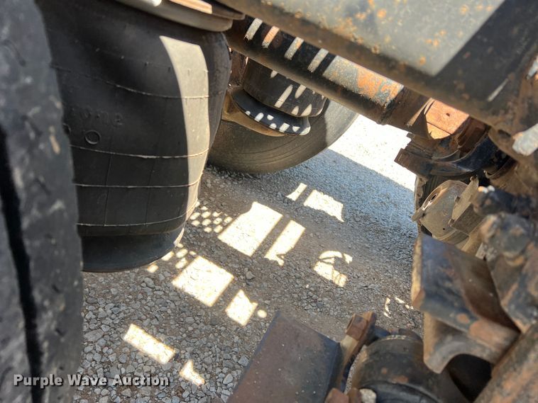 image for item DJ7652 1996 Peterbilt 379  semi truck