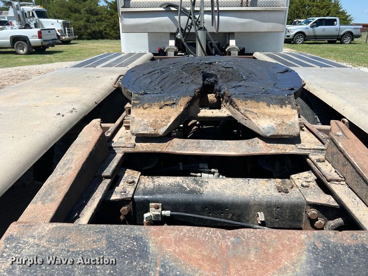 image for item DJ7652 1996 Peterbilt 379  semi truck