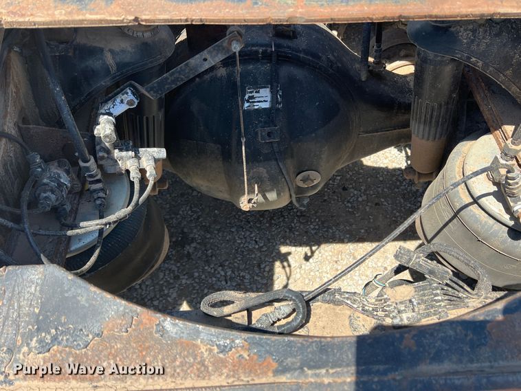 image for item DJ7652 1996 Peterbilt 379  semi truck