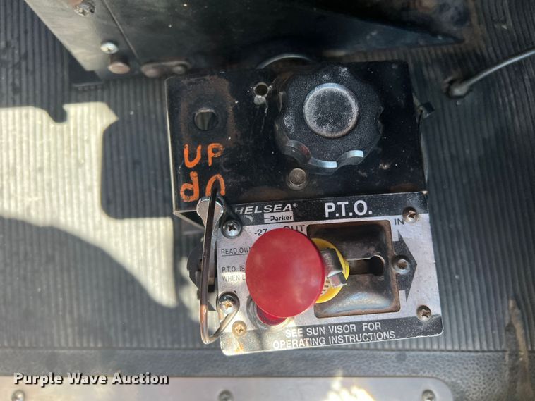 image for item DJ7652 1996 Peterbilt 379  semi truck