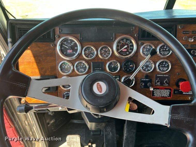 image for item DJ7652 1996 Peterbilt 379  semi truck