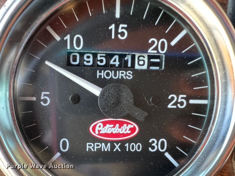 image for item DJ7652 1996 Peterbilt 379  semi truck