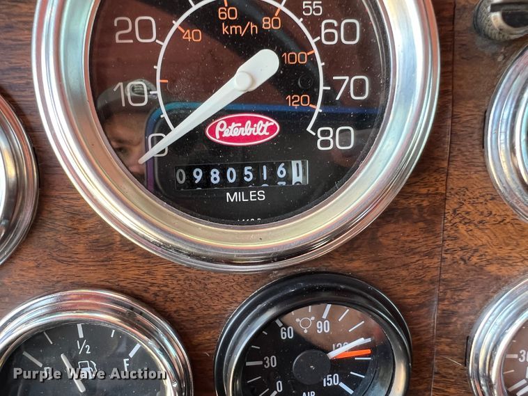 image for item DJ7652 1996 Peterbilt 379  semi truck