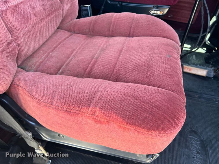 image for item DJ7652 1996 Peterbilt 379  semi truck