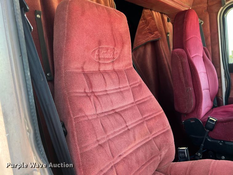 image for item DJ7652 1996 Peterbilt 379  semi truck