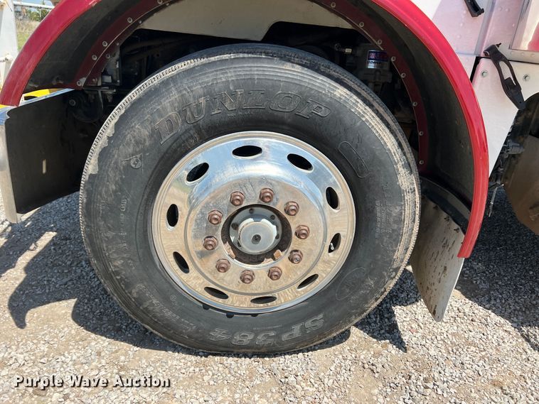 image for item DJ7652 1996 Peterbilt 379  semi truck