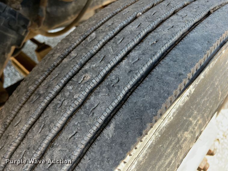 image for item DJ7652 1996 Peterbilt 379  semi truck