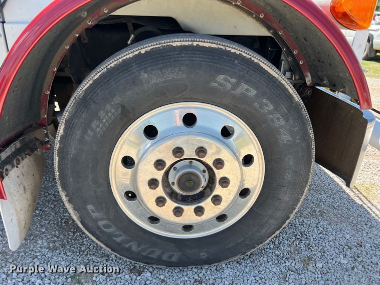 image for item DJ7652 1996 Peterbilt 379  semi truck