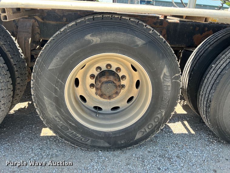 image for item DJ7652 1996 Peterbilt 379  semi truck