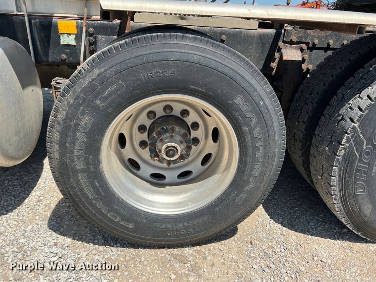 image for item DJ7652 1996 Peterbilt 379  semi truck