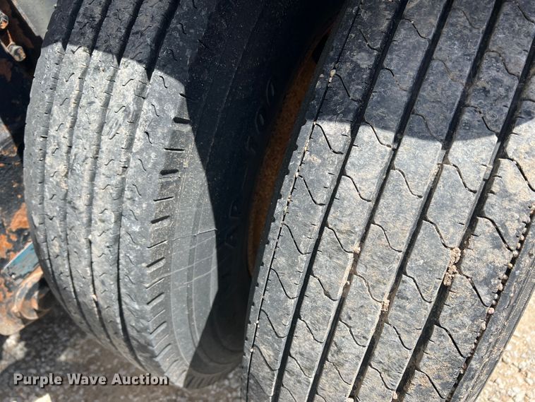 image for item DJ7652 1996 Peterbilt 379  semi truck