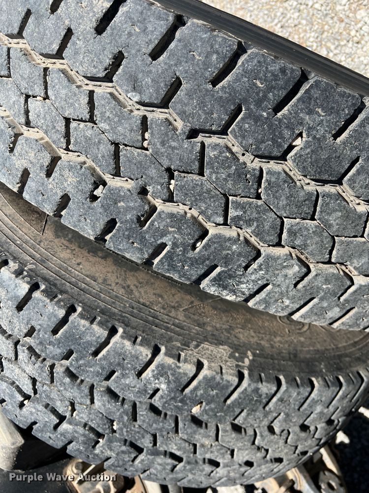 image for item DJ7653 1998 Kenworth T800  semi truck