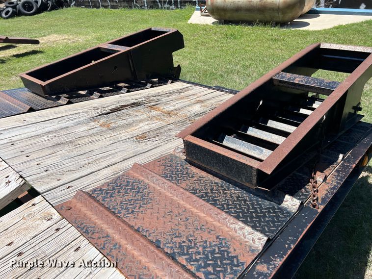 image for item DJ7656 2008 Belshe DT256  equipment trailer