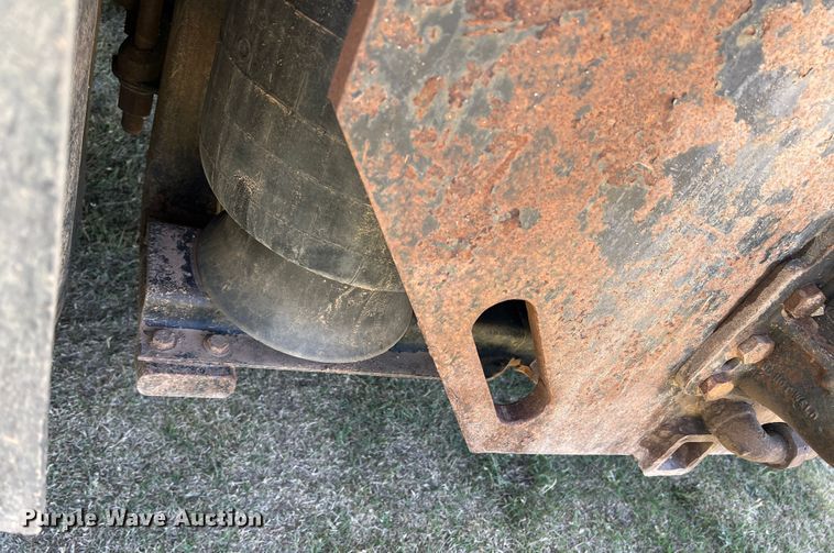 image for item DJ7657 2001 Peterbilt 378  dump truck