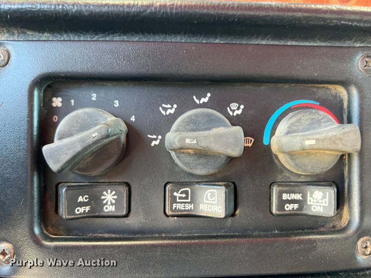 image for item DJ7657 2001 Peterbilt 378  dump truck