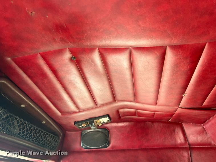 image for item DJ7657 2001 Peterbilt 378  dump truck