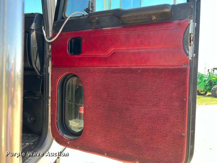 image for item DJ7657 2001 Peterbilt 378  dump truck