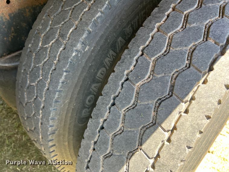 image for item DJ7657 2001 Peterbilt 378  dump truck