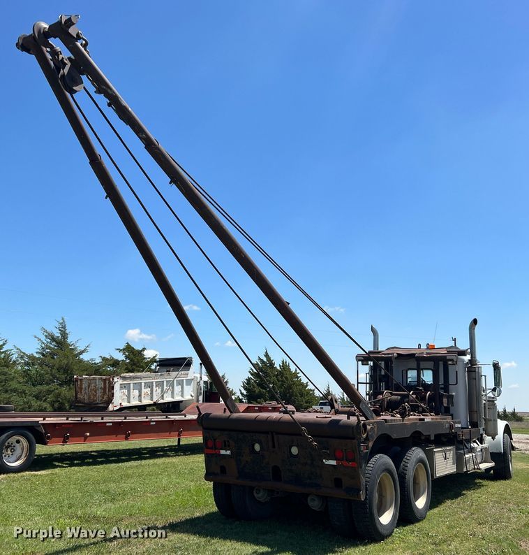 image for item DJ7658 1981 Freightliner FLC-12064-T  winch truck