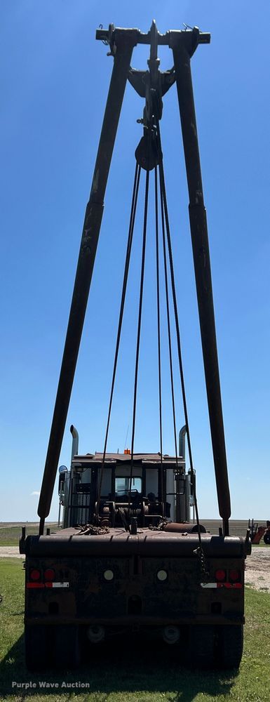 image for item DJ7658 1981 Freightliner FLC-12064-T  winch truck