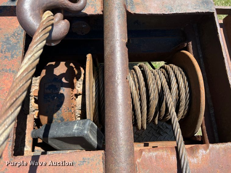 image for item DJ7658 1981 Freightliner FLC-12064-T  winch truck