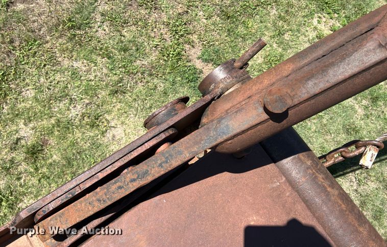 image for item DJ7658 1981 Freightliner FLC-12064-T  winch truck