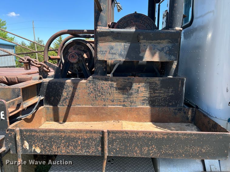 image for item DJ7658 1981 Freightliner FLC-12064-T  winch truck