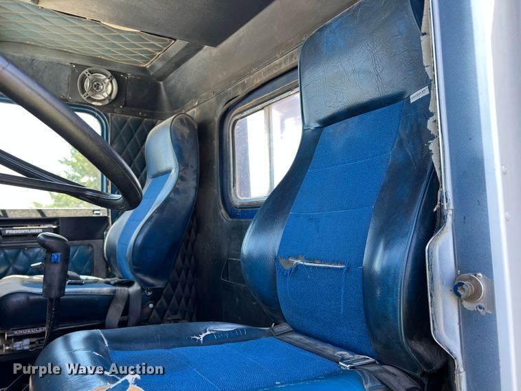 image for item DJ7658 1981 Freightliner FLC-12064-T  winch truck