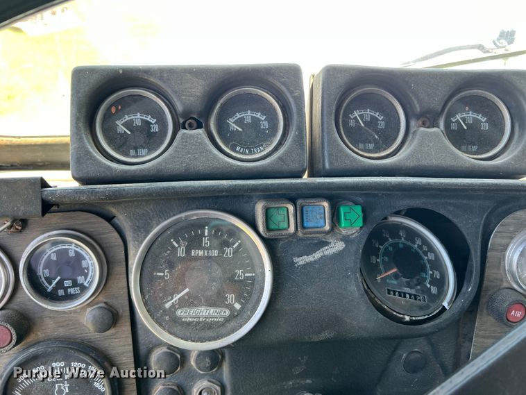 image for item DJ7658 1981 Freightliner FLC-12064-T  winch truck