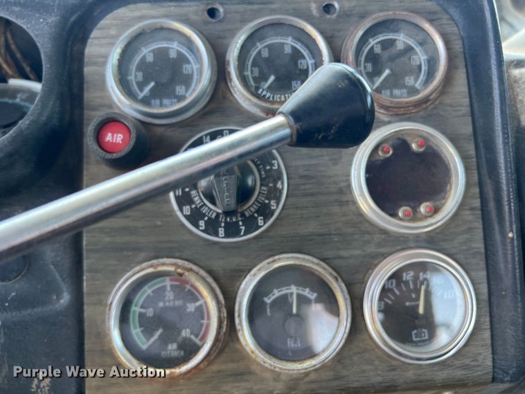 image for item DJ7658 1981 Freightliner FLC-12064-T  winch truck