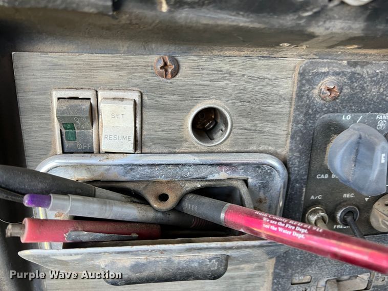 image for item DJ7658 1981 Freightliner FLC-12064-T  winch truck