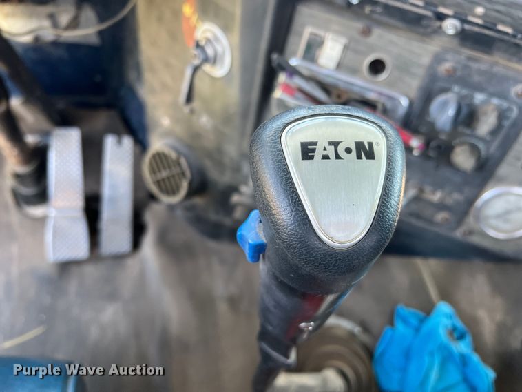 image for item DJ7658 1981 Freightliner FLC-12064-T  winch truck