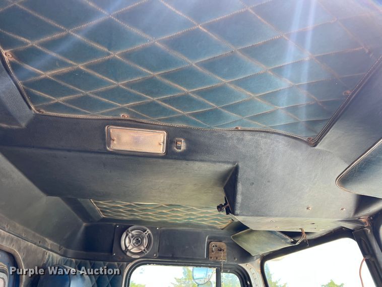 image for item DJ7658 1981 Freightliner FLC-12064-T  winch truck