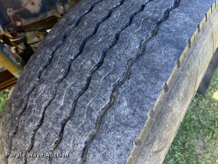 image for item DJ7658 1981 Freightliner FLC-12064-T  winch truck