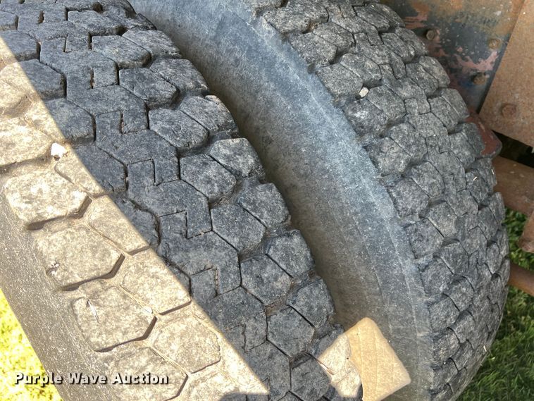 image for item DJ7658 1981 Freightliner FLC-12064-T  winch truck