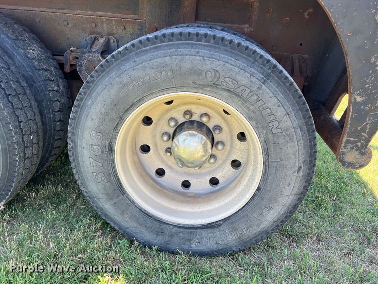 image for item DJ7658 1981 Freightliner FLC-12064-T  winch truck