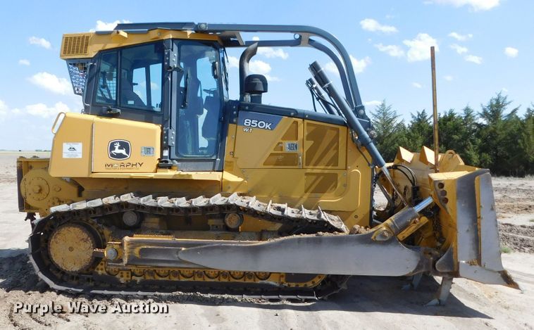 image for item DJ7661 2011 John Deere 850K WT  dozer