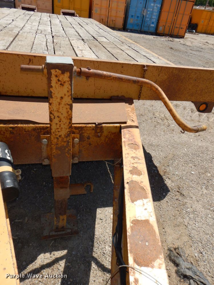 image for item DK0481 2005 Towmaster T-18  equipment trailer