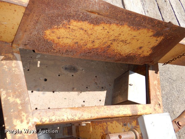 image for item DK0481 2005 Towmaster T-18  equipment trailer