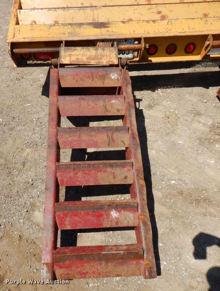 image for item DK0481 2005 Towmaster T-18  equipment trailer