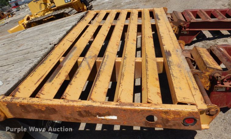 image for item DK0481 2005 Towmaster T-18  equipment trailer