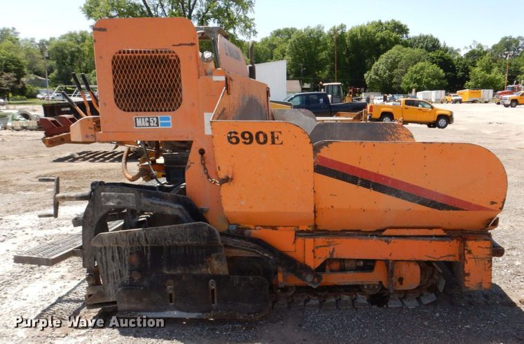 image for item DK0482 1998 Mauldin 690E  paver