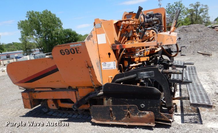 image for item DK0482 1998 Mauldin 690E  paver