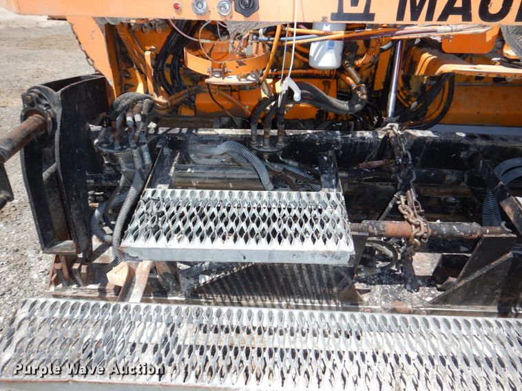 image for item DK0482 1998 Mauldin 690E  paver