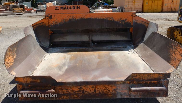image for item DK0482 1998 Mauldin 690E  paver