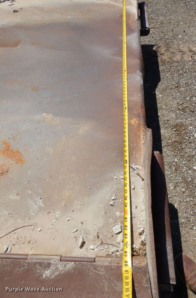 image for item DK0482 1998 Mauldin 690E  paver