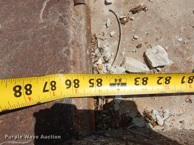 image for item DK0482 1998 Mauldin 690E  paver