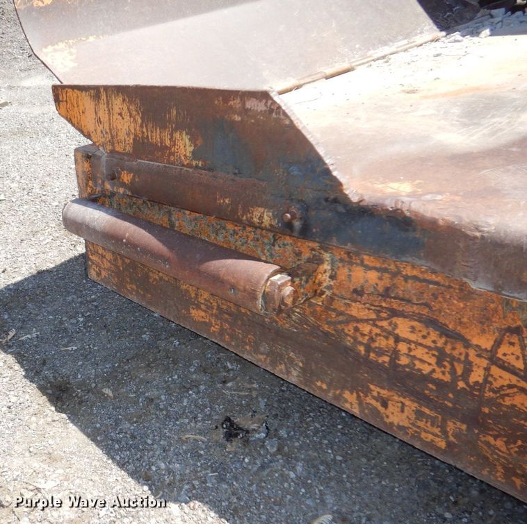 image for item DK0482 1998 Mauldin 690E  paver